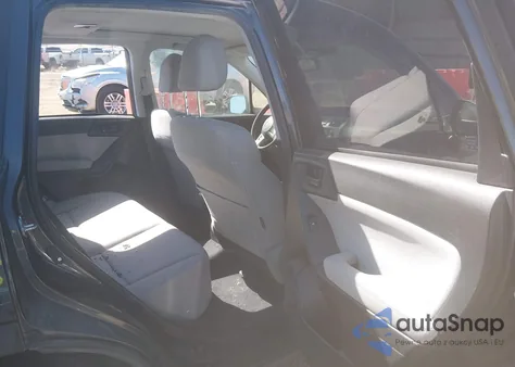 2014 Subaru Forester 2.5I Premium z USA, uszkodzony, nr VIN JF2SJAEC1EH435179